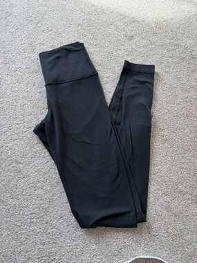 🤍 LULULEMON - Size 4 Black Leggings